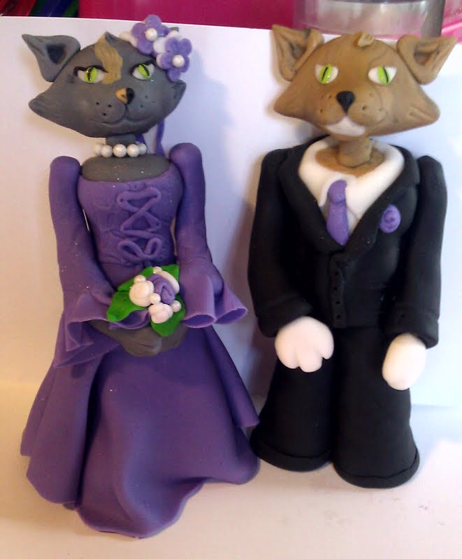 Fondant Kitty Bride & Groom And Flowers Cake Toppers (47 Pieces)